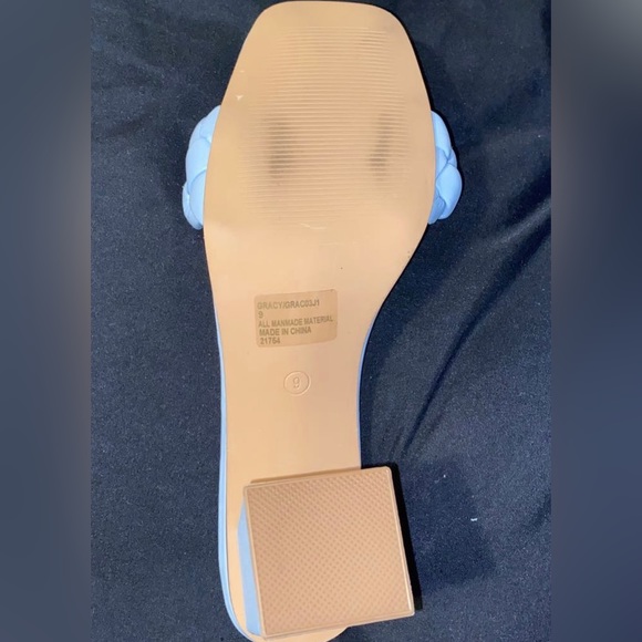 Nice heels 👠 used only once. - Picture 3 of 3